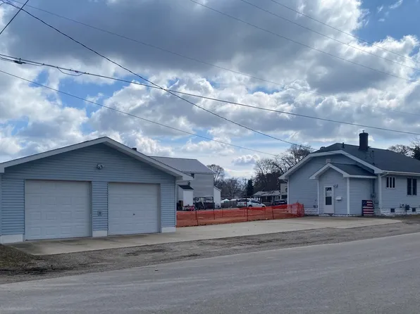 1096 Dettloff St, Rogers City, MI 49779