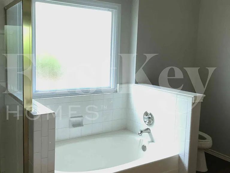 1027 Sea Shell Dr — Photo 10