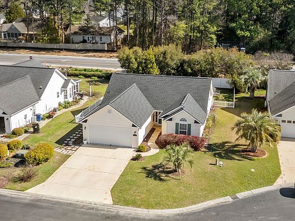 3rd image of 916 Dunrobin Ln.