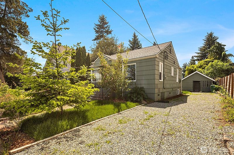 2nd image of 935 N 92nd Street