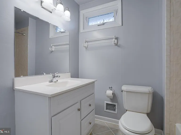 7117 Hadlow Ct — Photo 22
