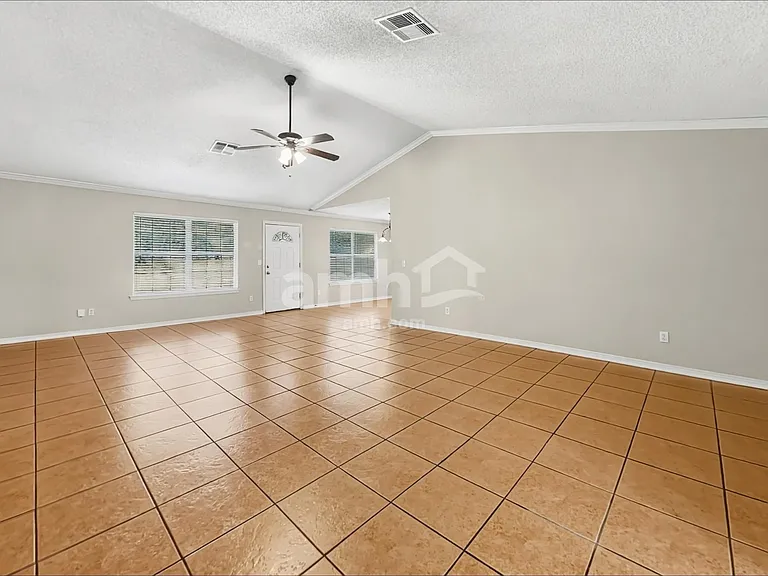 3156 Peppertree Dr — Photo 6