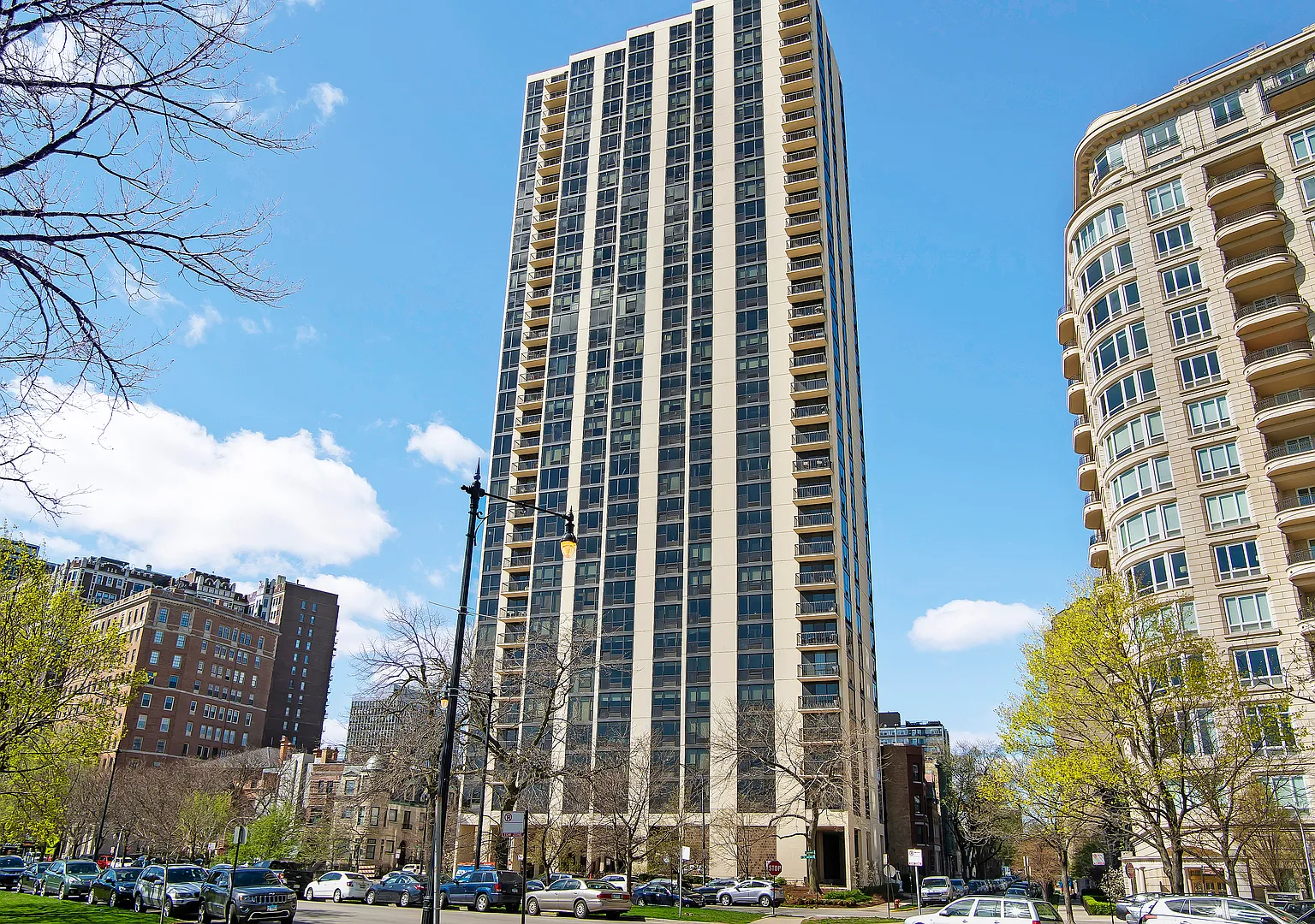 2 bed, 2.0 bath, 1350 sqft, $6,200 — Photo 1