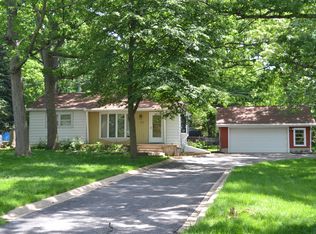 604 Maple Ave, Willow Springs, IL 60480