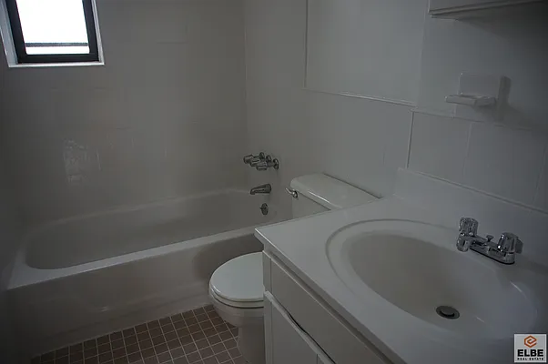 Rented by Elbe Real Estate Inc | media 7