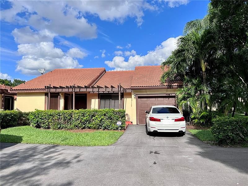 1st image of 7228 Solandra Ln