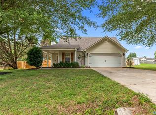 220 Tanner Point Dr, New Market, AL 35761