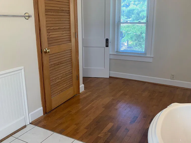 4820 Liberty St — Photo 16