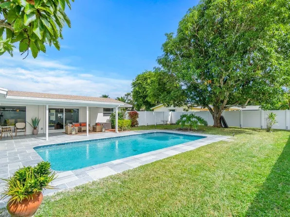 4586 Ellwood Dr, Delray Beach, FL 33445