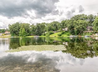 103 Lakeview St, Southwick, MA 01077