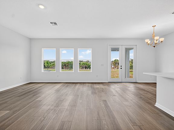 Catamaran Cove - Sebago Interior Image 3