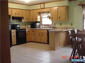 New Tile Floor/Spacious Eat-In Kitchen