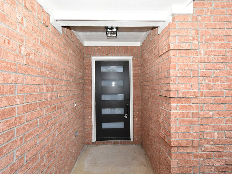 311 Stell Ave — Photo 3