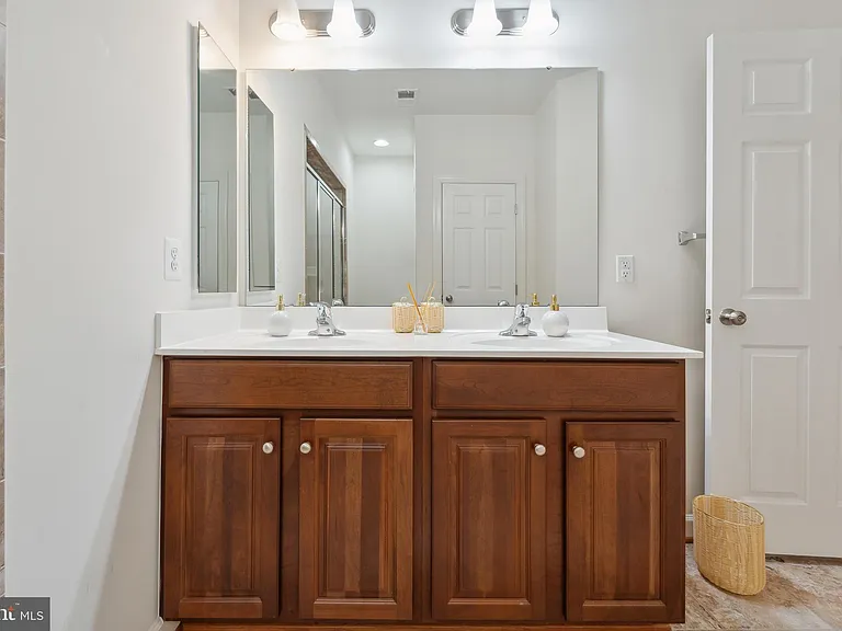5722 Callcott Way #A — Photo 29