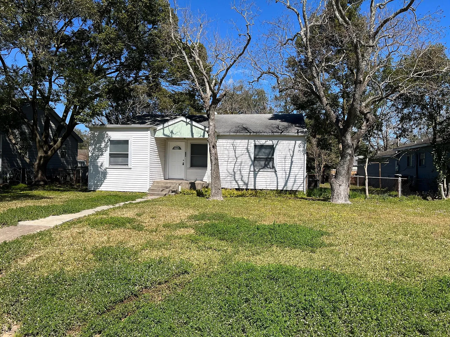 3 bed, 1.0 bath, $1,700 — Photo 1