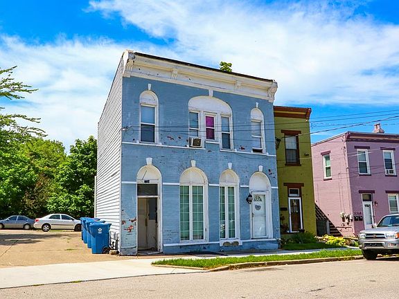 2nd image of 3322 Crescent Ave