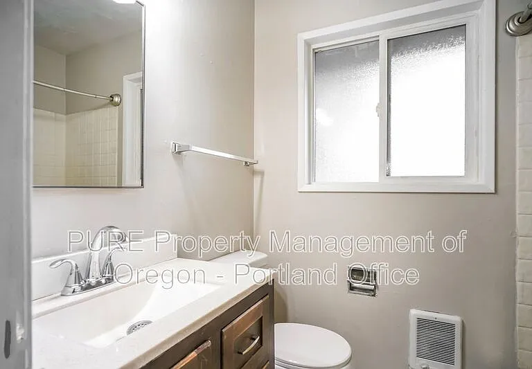 1049 SE Walnut St #11 — Photo 9