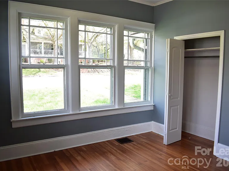 629 N Cedar St — Photo 9