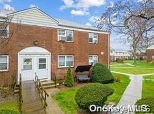 67-34 Springfield Blvd, Oakland Gardens, NY 11364