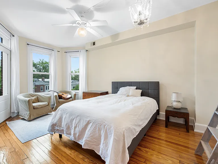 1722 Kilbourne Pl NW — Photo 5