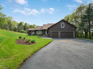 21601 Wagonwheel Trl, Lakeville, MN 55044