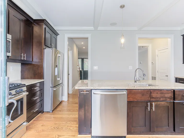 1022 Independence Ave SE — Photo 7