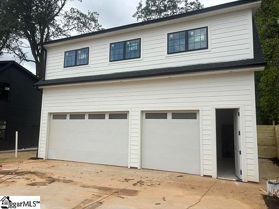 3rd image of 407 Pinckney St
