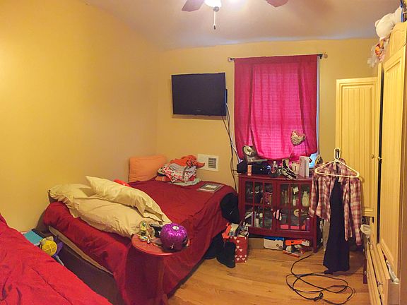4th image of 484 Naughton Ave
