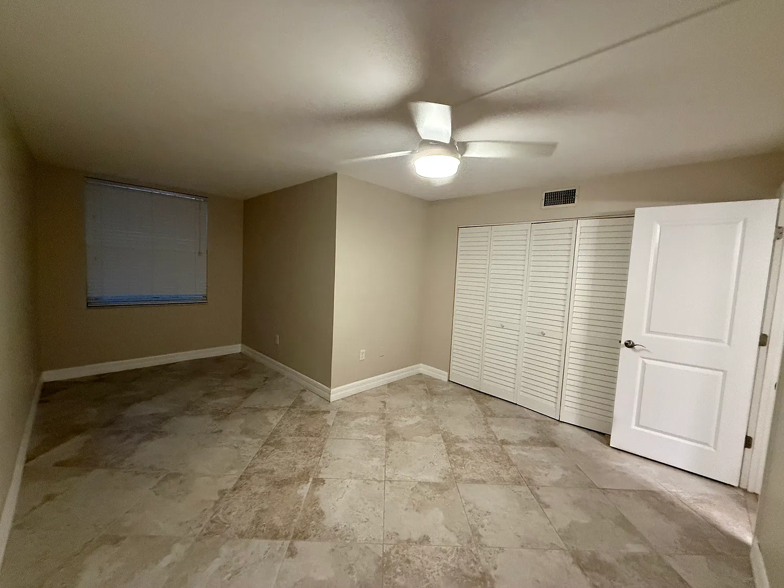 3360 S Osprey Ave — Photo 4