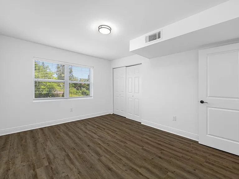 KC Flats Apartments — Photo 71
