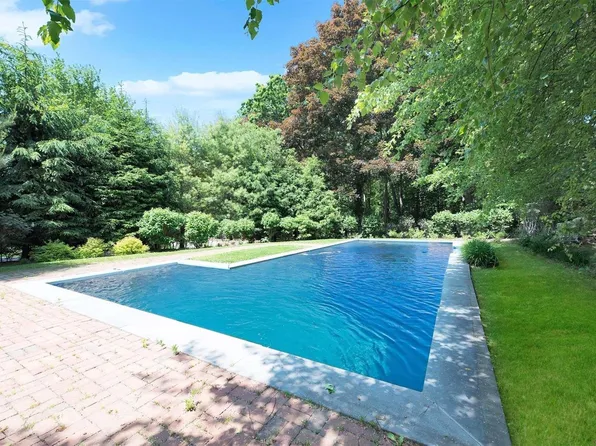 300 Birch Road, Southold, NY 11971