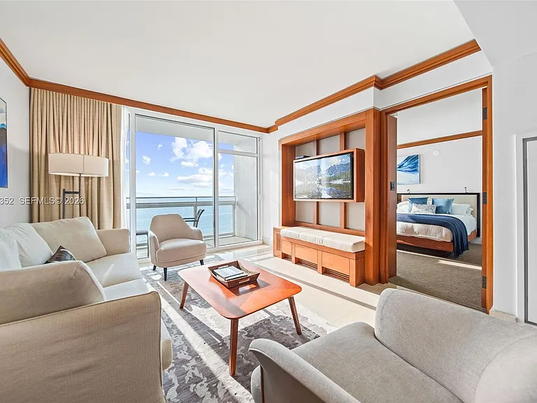 6801 Collins Ave #604 — Photo 3