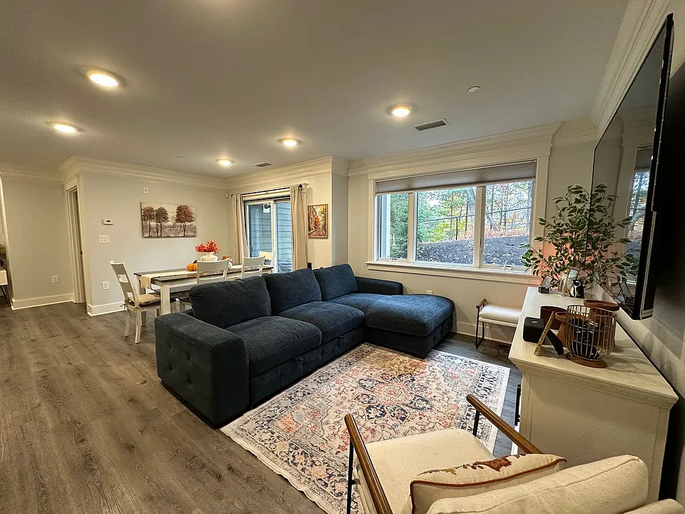 13-18 Hennery Way