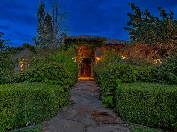 7512 Rio Grande Blvd NW, Los Ranchos De Albuquerque, NM 87107