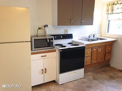 3rd image of 710 S Longmont Ave