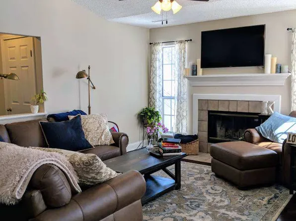 1322 Hampton Place Blvd, Troy, NY 12180