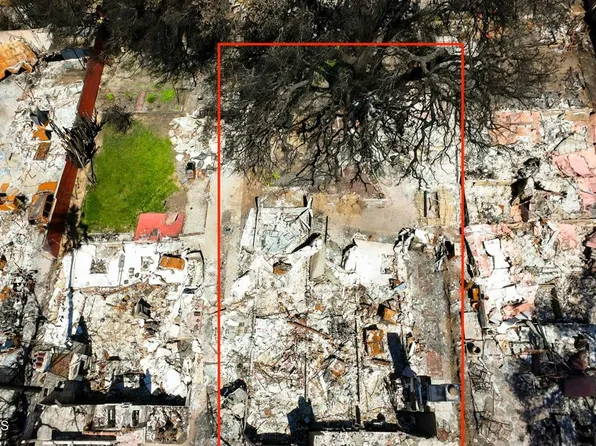 35 W Mariposa St, Altadena, CA 91001