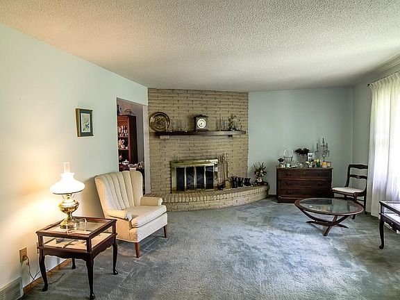 5th image of 474 Earl Dr
