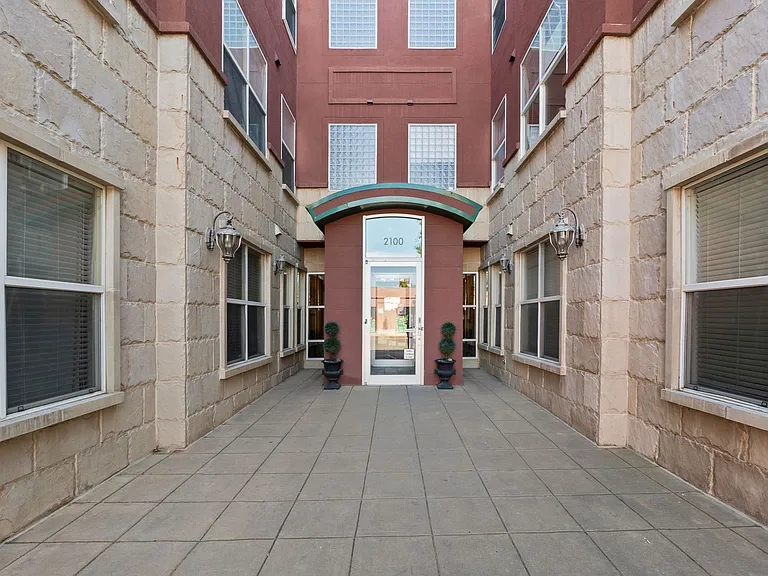 2100 N Humboldt St #306 — Photo 2