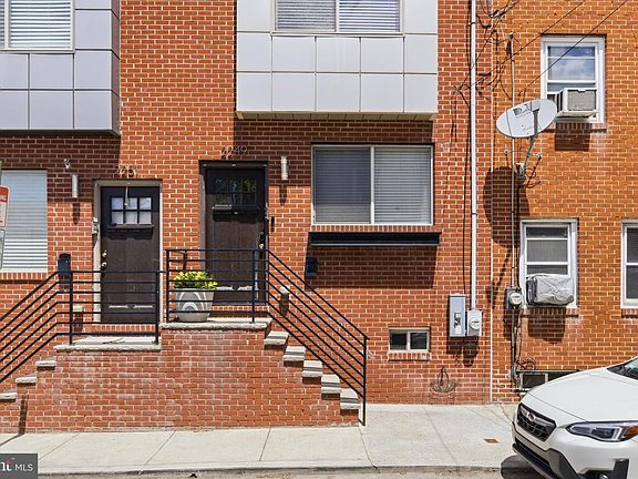 2nd image of 2249 Kimball St