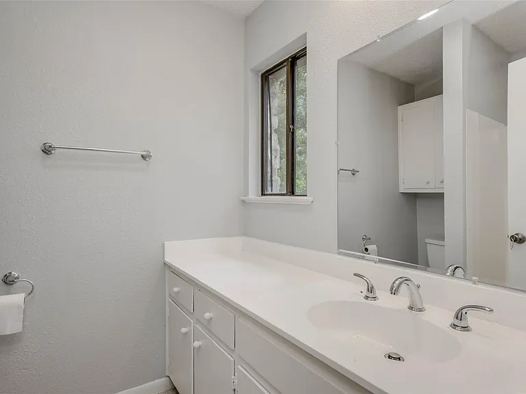 18641 Camino Real — Photo 13