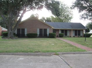 1742 W Azalea St, Greenville, MS 38701