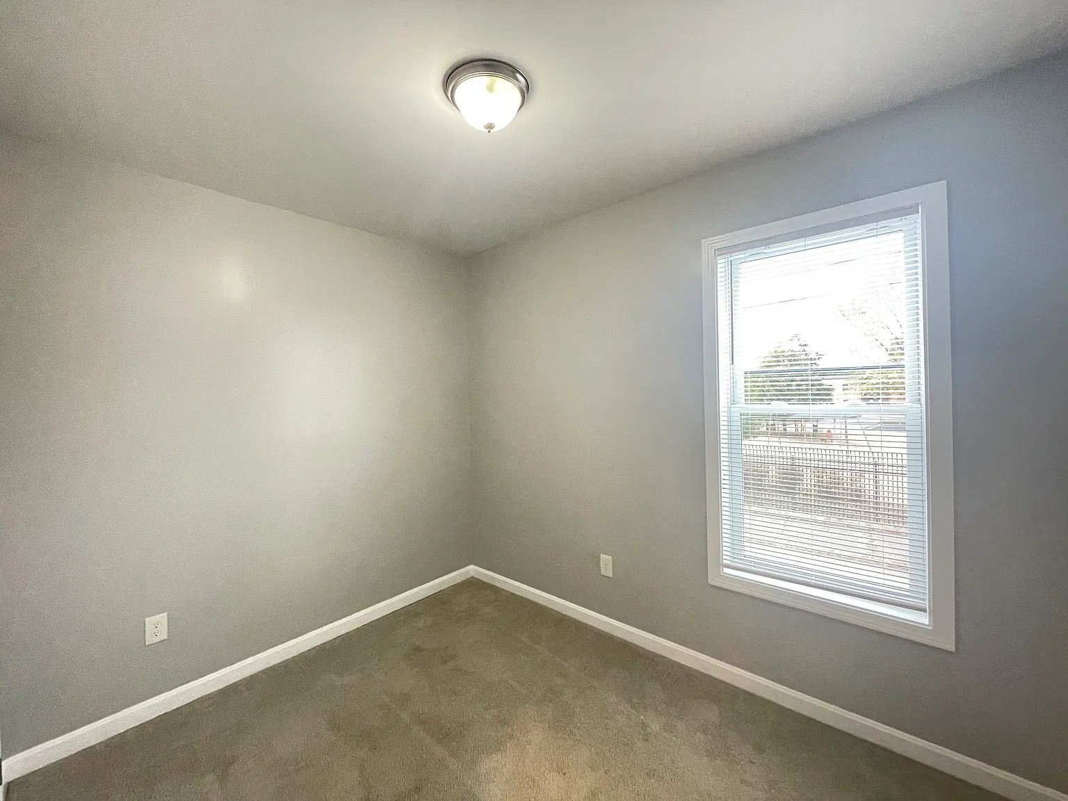 2 bed, 460 sqft, $1,750 — Photo 4