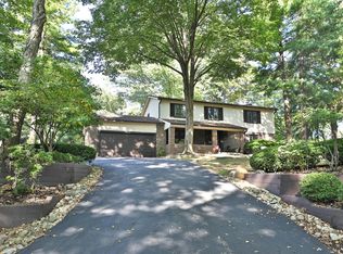 7043 Olentangy River Rd, Columbus, OH 43235