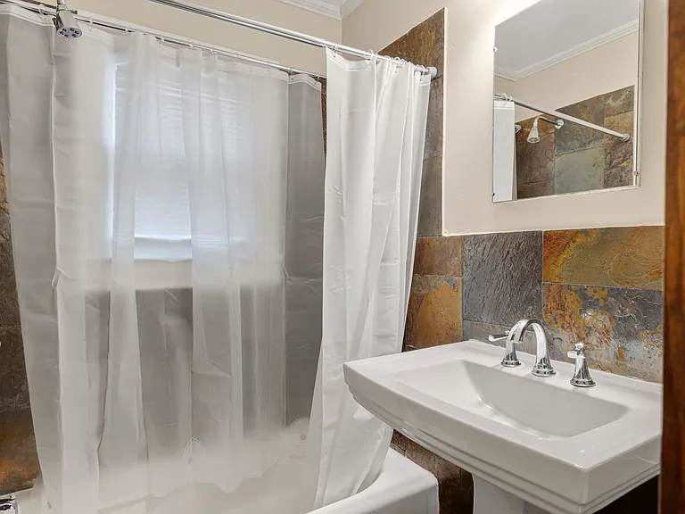 510 Wilson St — Photo 18