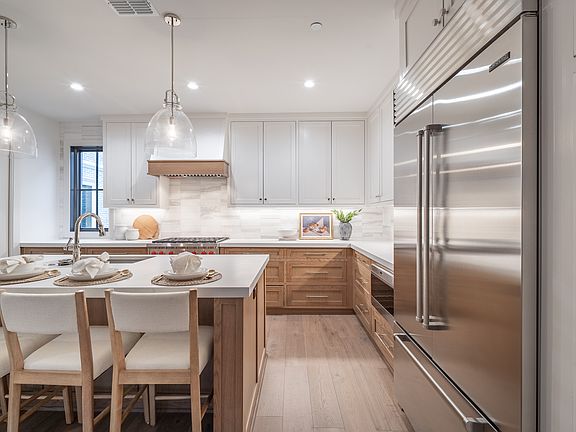 4th image of 4529 Emerson Ave #6L