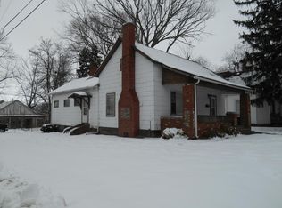 203 Jackson Ave, Charleston, IL 61920