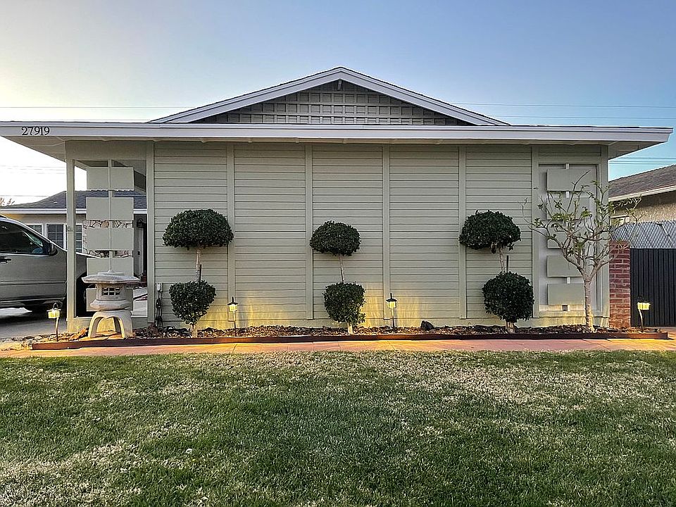 2nd image of 27919 Tenda Dr