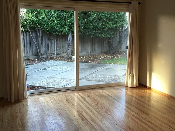 3rd image of 3712 Carlysle Ave