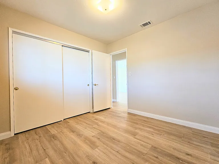 5424 Lodi St — Photo 25